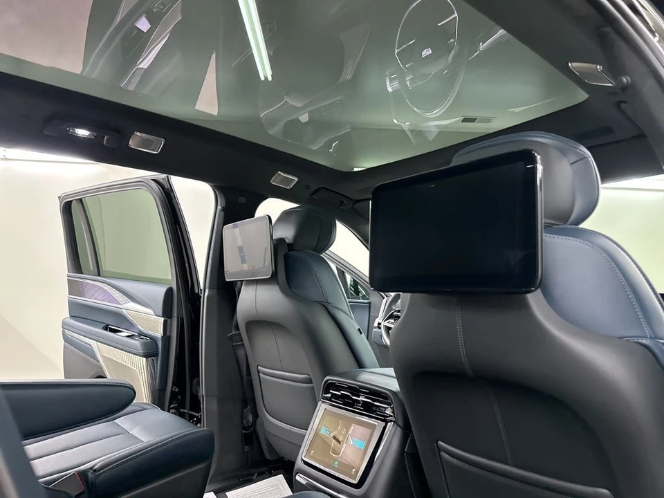 2025 Cadillac Escalade IQ - Image 20 of 21