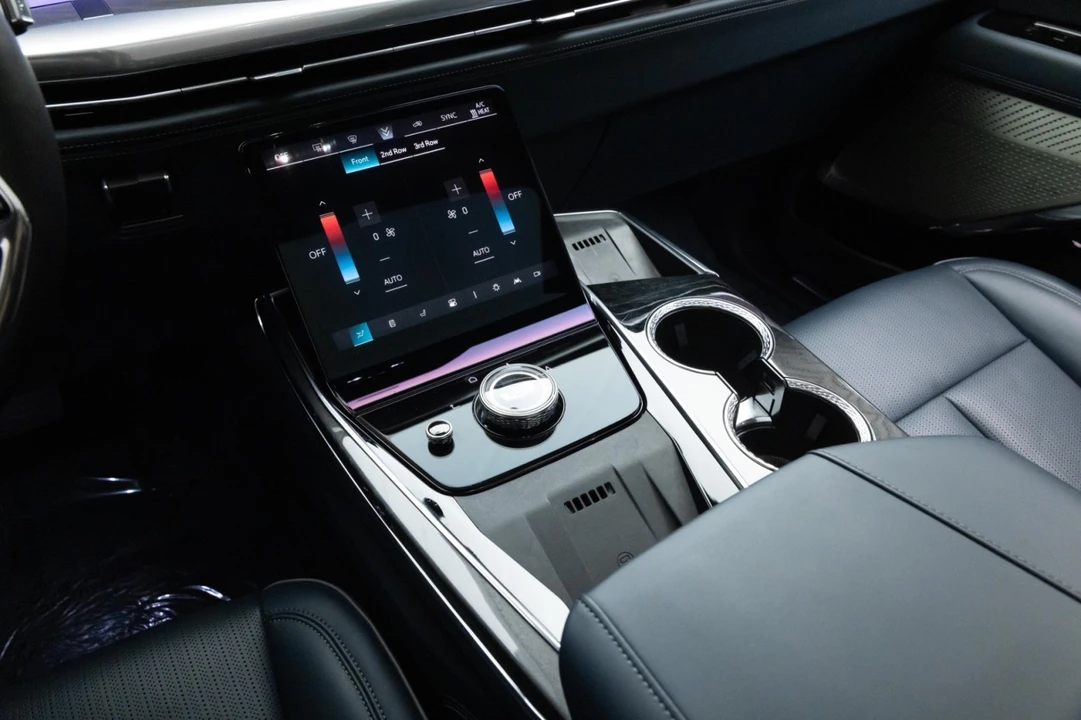 2025 Cadillac Escalade IQ - Image 18 of 21