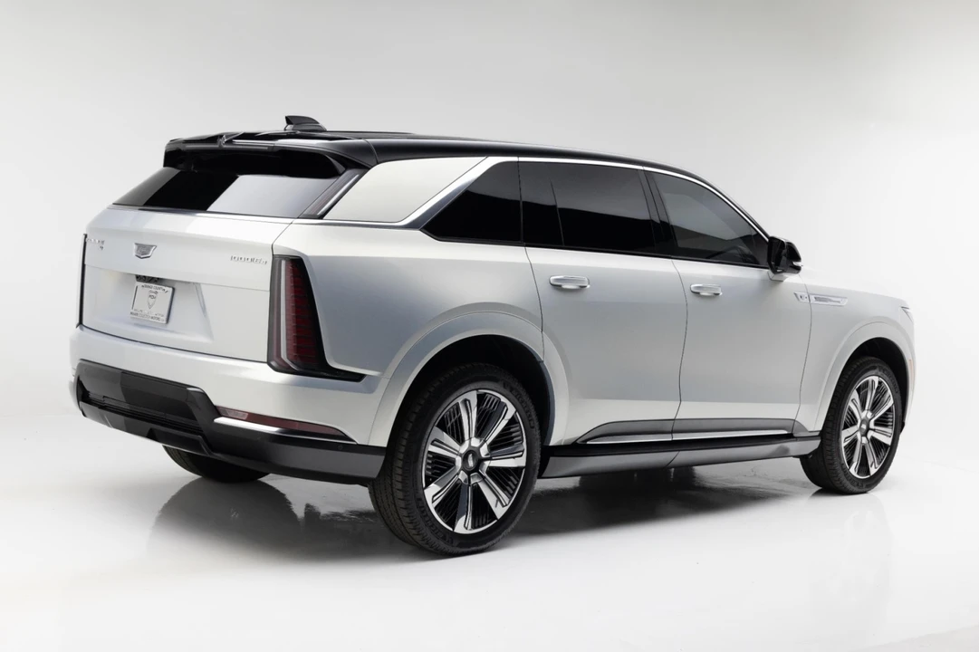 2025 Cadillac Escalade IQ - Image 11 of 21