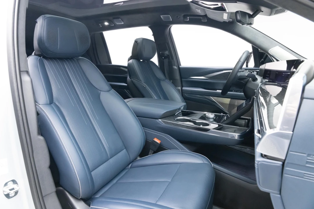 2025 Cadillac Escalade IQ - Image 4 of 21