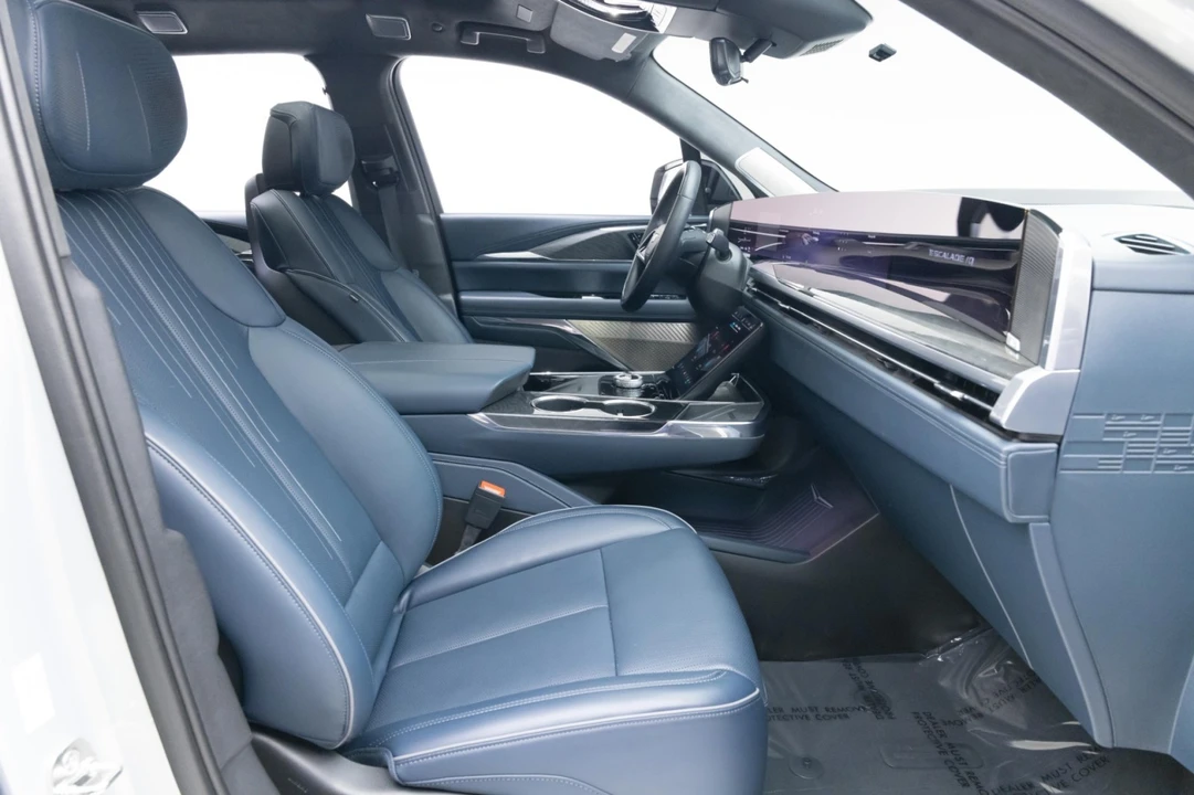 2025 Cadillac Escalade IQ - Image 16 of 21