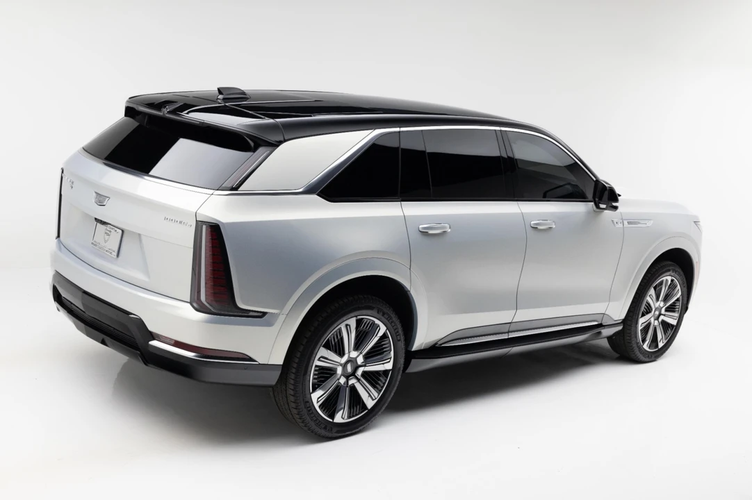 2025 Cadillac Escalade IQ - Image 3 of 21