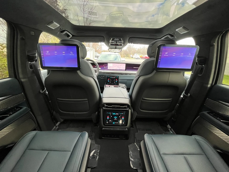 2025 Cadillac Escalade IQ - Image 12 of 21