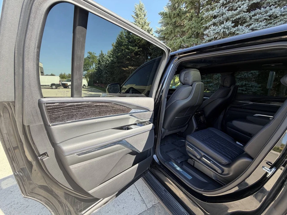 2025 Cadillac Escalade IQ - Image 14 of 21
