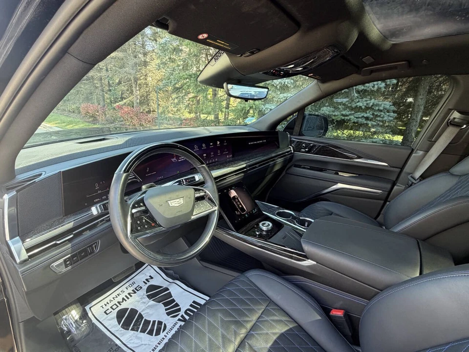 2025 Cadillac Escalade IQ - Image 17 of 21