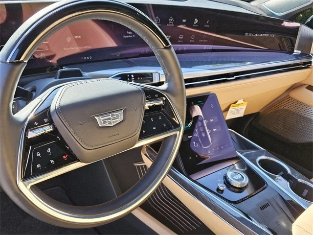 2025 Cadillac Escalade IQ - Image 15 of 21