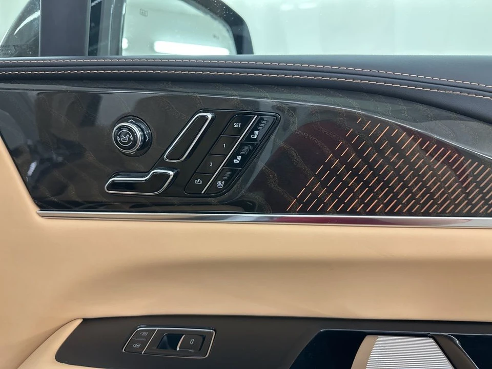 2025 Cadillac Escalade IQ - Image 19 of 21