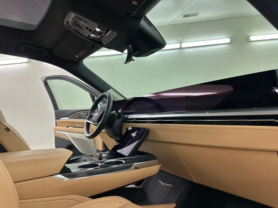 2025 Cadillac Escalade IQ - Image 17 of 21