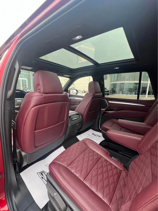 2025 Cadillac Escalade 5th Gen - Image 8 of 10