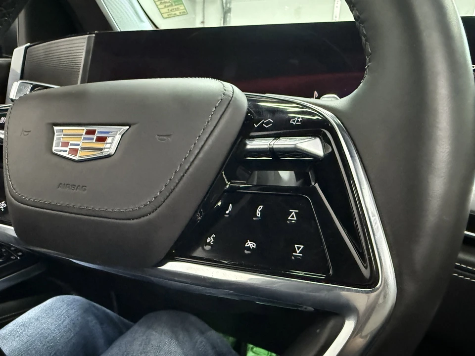 2025 Cadillac Escalade 5th Gen - Image 20 of 21