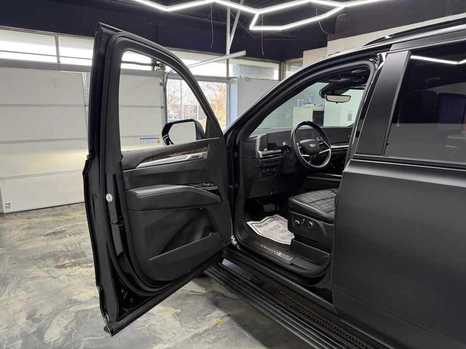 2025 Cadillac Escalade 5th Gen - Image 11 of 21