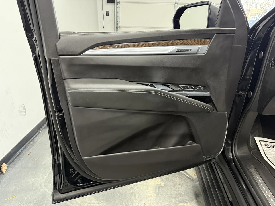 2025 Cadillac Escalade 5th Gen - Image 12 of 21