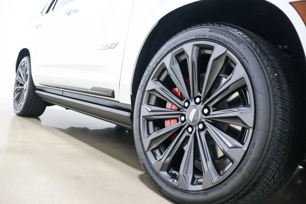 2025 Cadillac Escalade 5th Gen - Image 15 of 21