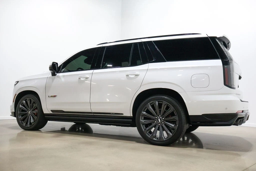 2025 Cadillac Escalade 5th Gen - Image 8 of 21