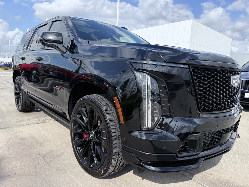 2025 Cadillac Escalade 5th Gen - Image 4 of 21