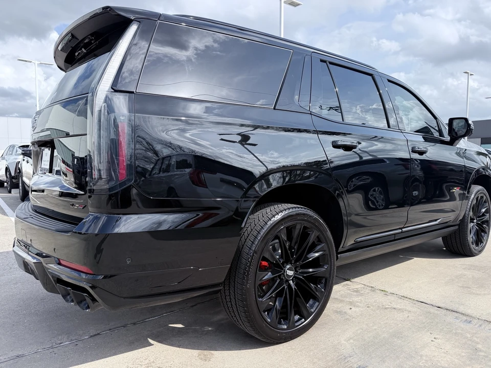 2025 Cadillac Escalade 5th Gen - Image 7 of 21