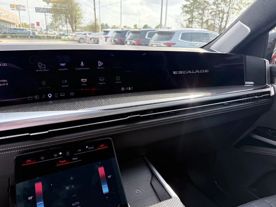2025 Cadillac Escalade 5th Gen - Image 18 of 21