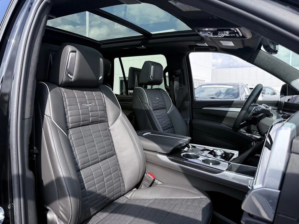 2025 Cadillac Escalade 5th Gen - Image 20 of 21
