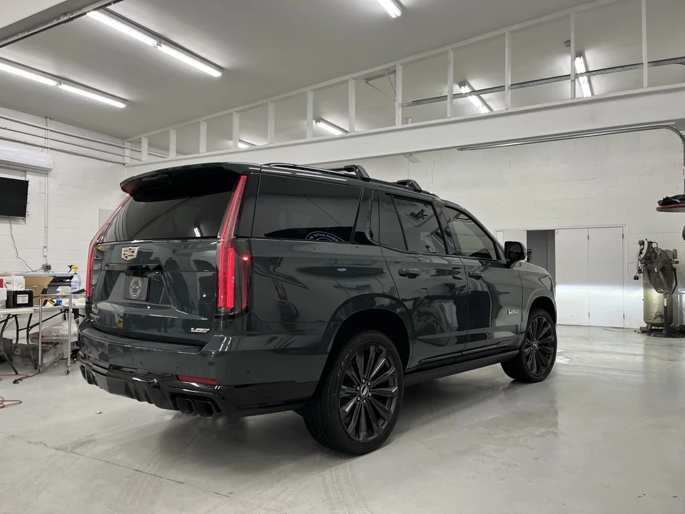 2025 Cadillac Escalade 5th Gen - Image 9 of 16