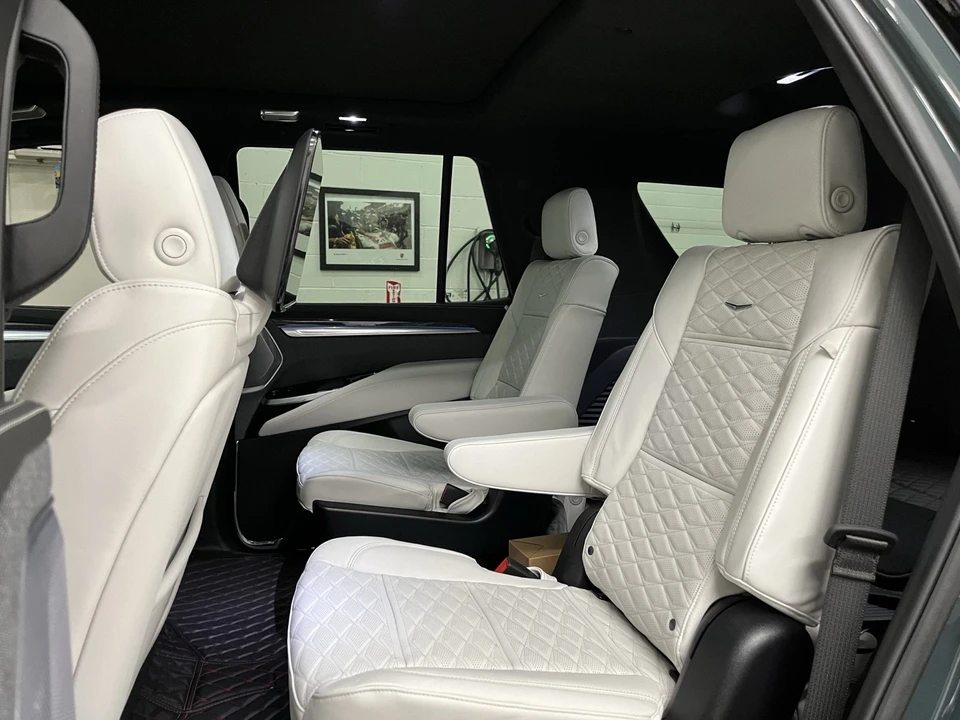 2025 Cadillac Escalade 5th Gen - Image 15 of 16