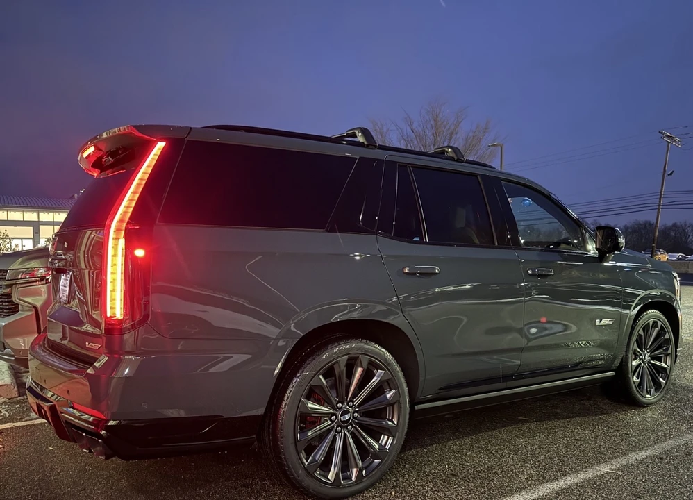 2025 Cadillac Escalade 5th Gen - Image 3 of 16