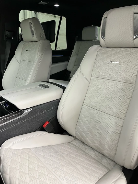 2025 Cadillac Escalade 5th Gen - Image 13 of 16