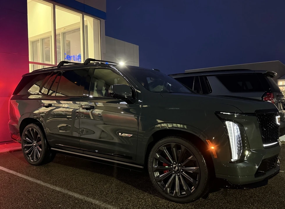 2025 Cadillac Escalade 5th Gen - Image 2 of 16