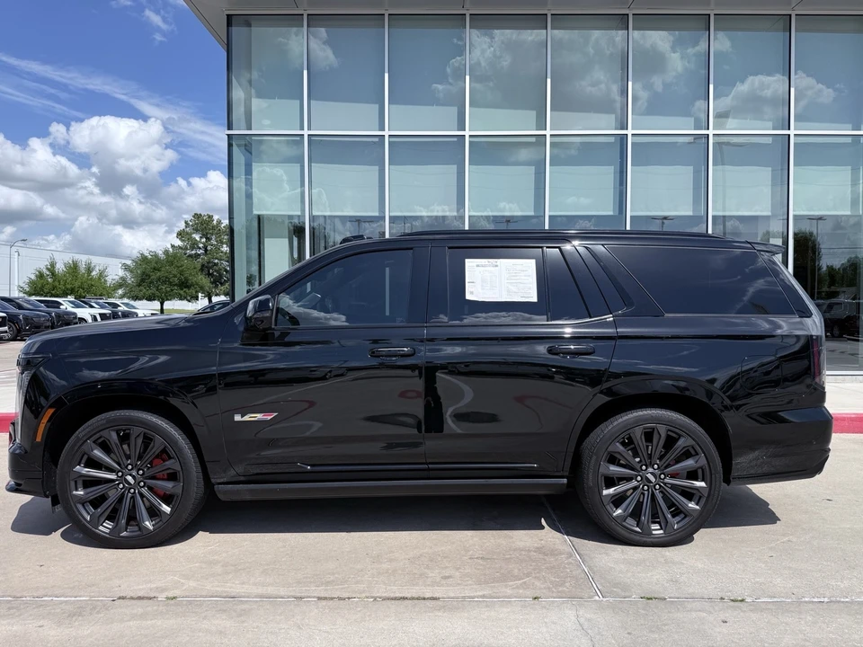 2025 Cadillac Escalade 5th Gen - Image 11 of 21