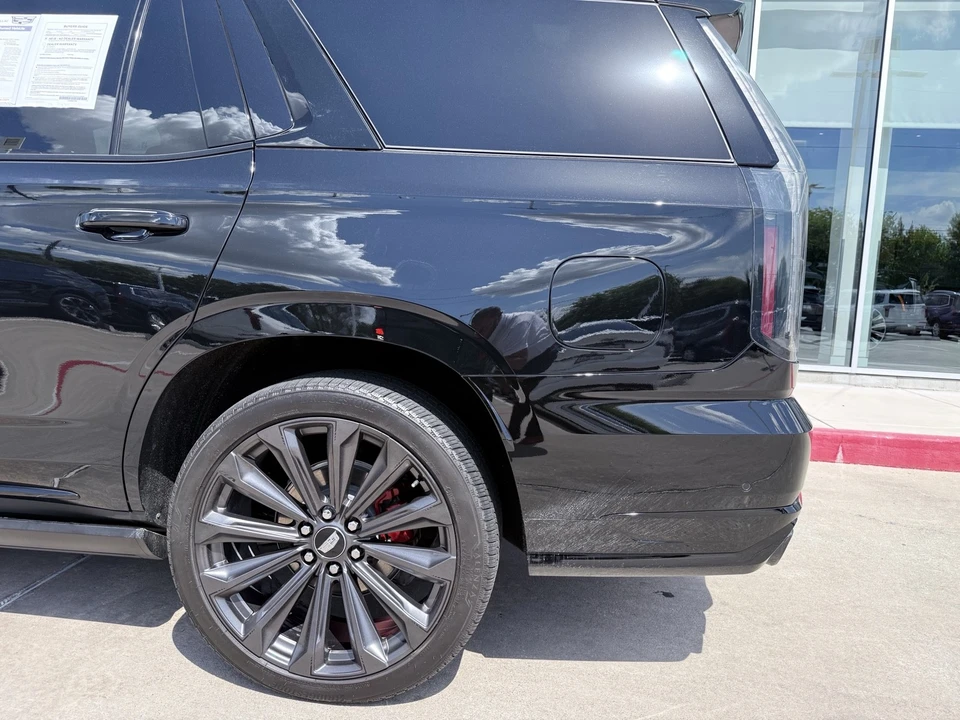 2025 Cadillac Escalade 5th Gen - Image 10 of 21