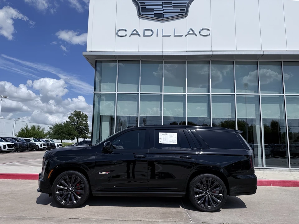 2025 Cadillac Escalade 5th Gen - Image 12 of 21