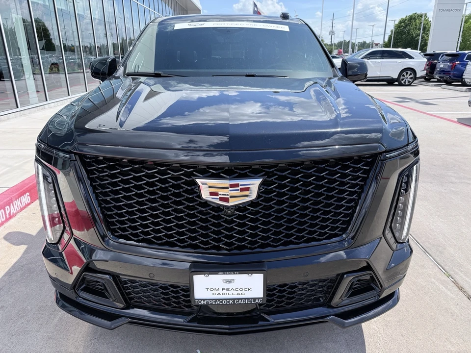 2025 Cadillac Escalade 5th Gen - Image 2 of 21