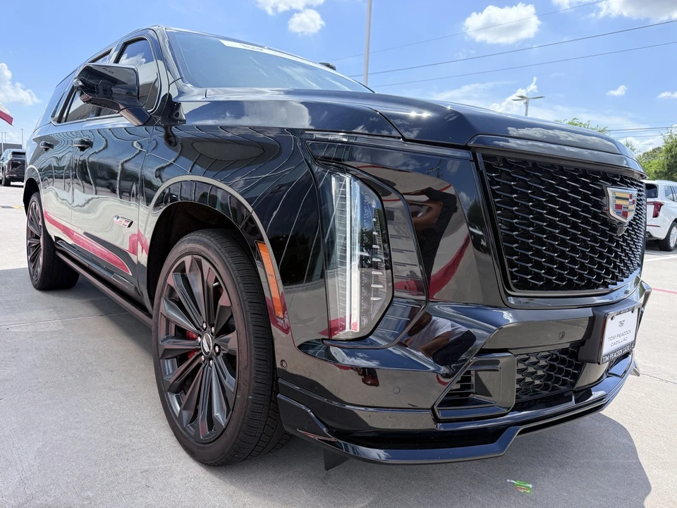 2025 Cadillac Escalade 5th Gen - Image 4 of 21