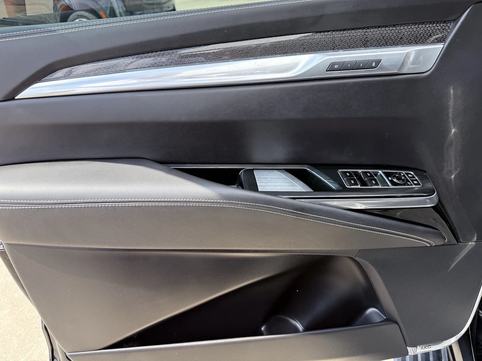 2025 Cadillac Escalade 5th Gen - Image 14 of 21