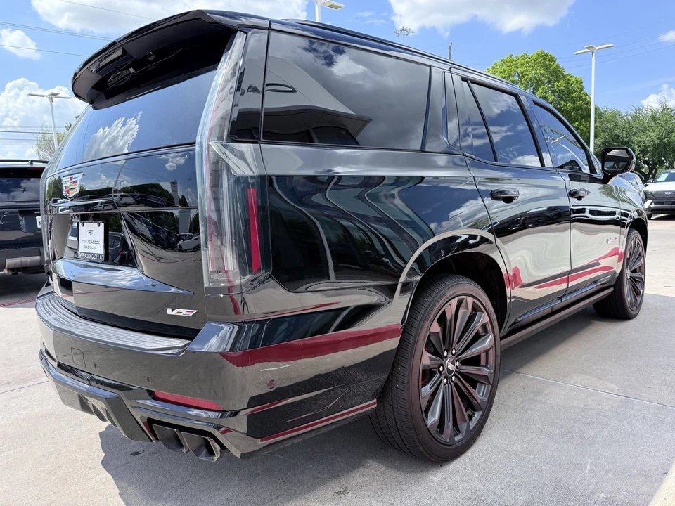 2025 Cadillac Escalade 5th Gen - Image 7 of 21