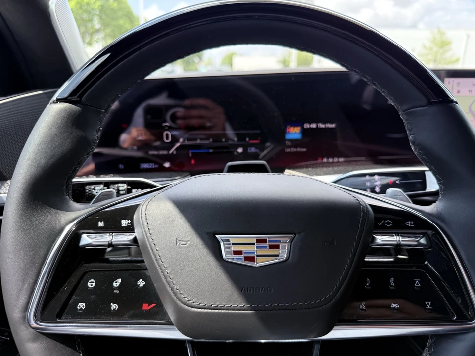 2025 Cadillac Escalade 5th Gen - Image 17 of 21