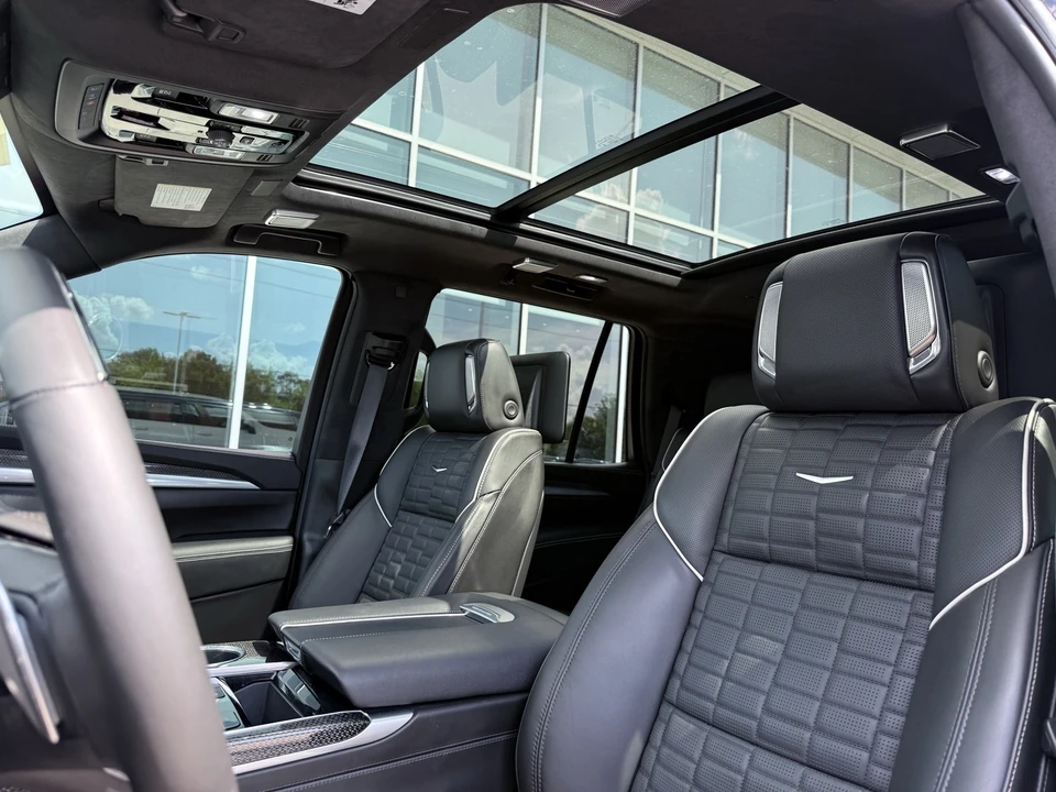2025 Cadillac Escalade 5th Gen - Image 20 of 21