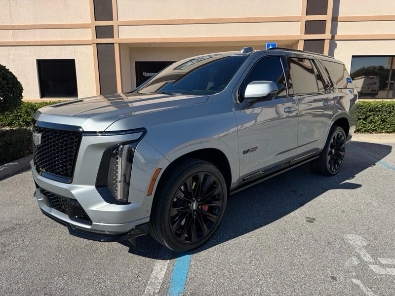 2025 Cadillac Escalade 5th Gen - Image 10 of 21