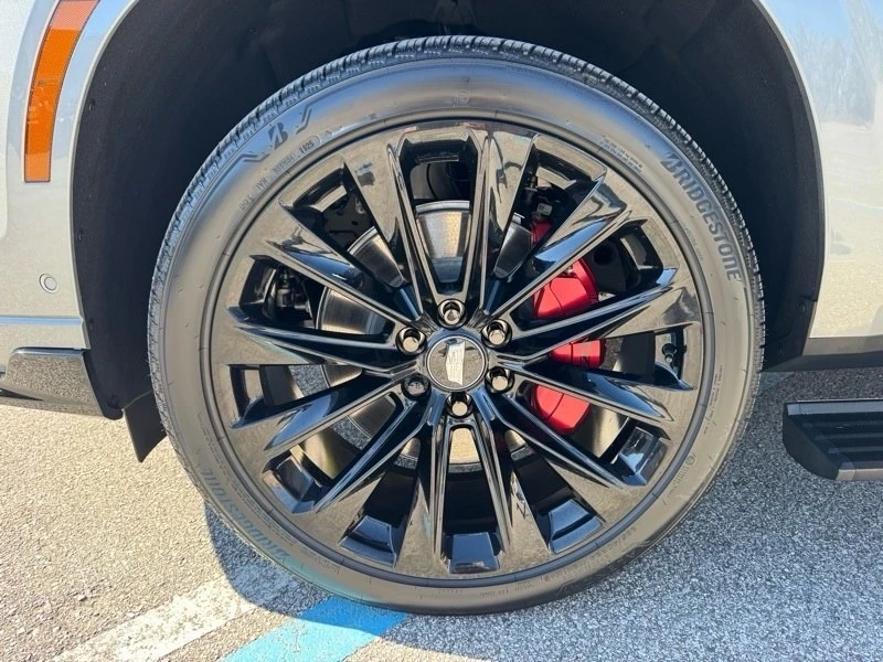 2025 Cadillac Escalade 5th Gen - Image 18 of 21
