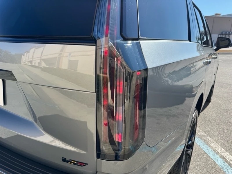 2025 Cadillac Escalade 5th Gen - Image 12 of 21
