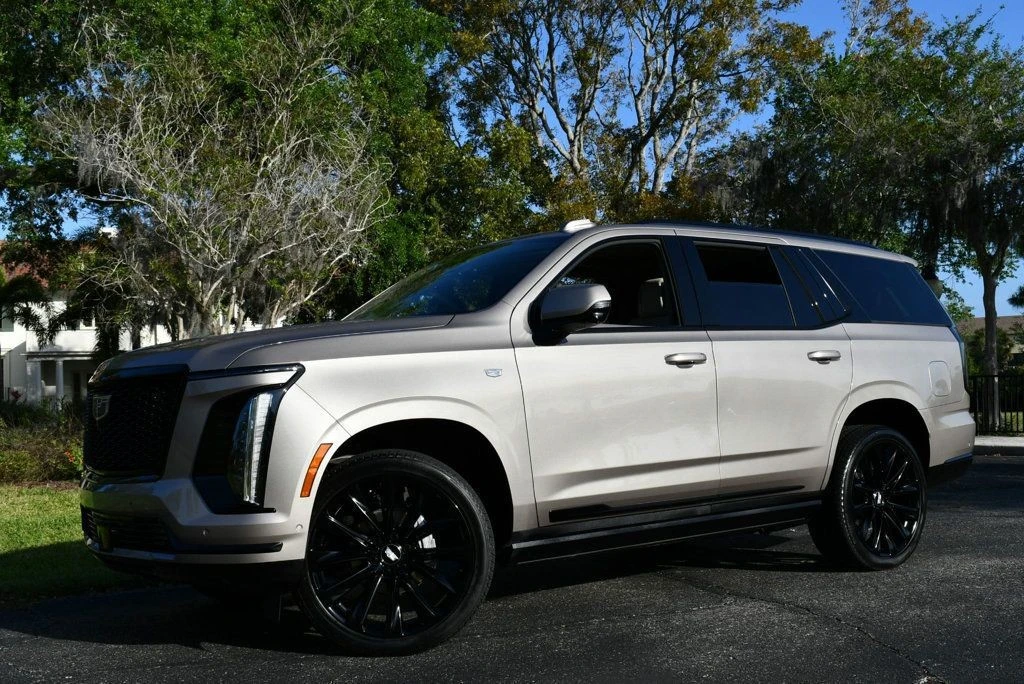 2025 Cadillac Escalade 5th Gen - Image 2 of 21