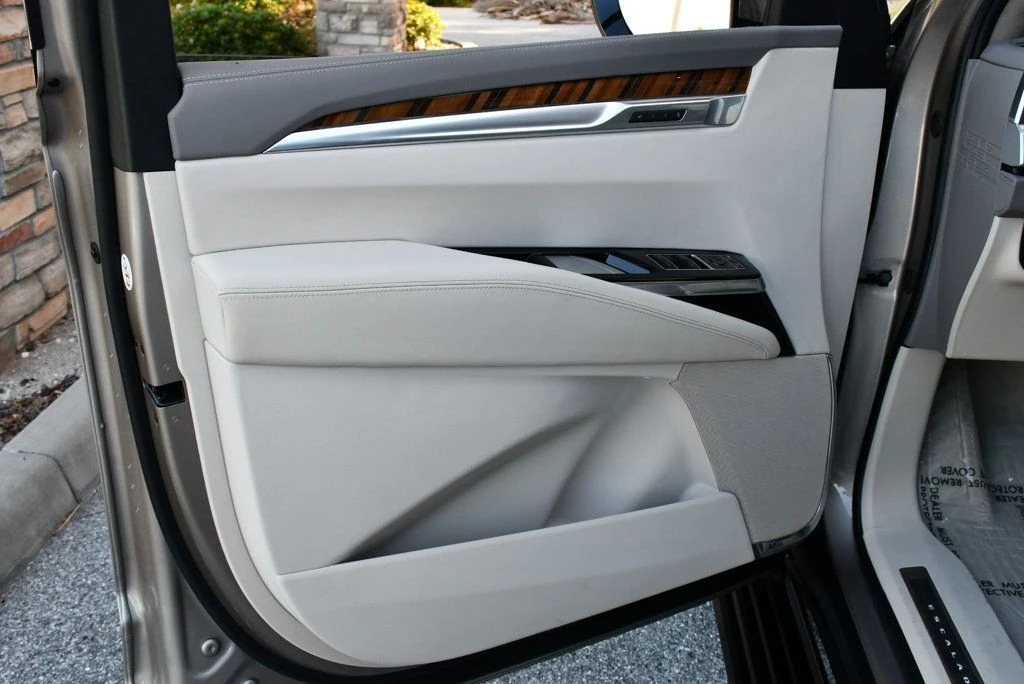 2025 Cadillac Escalade 5th Gen - Image 11 of 21