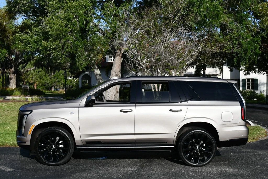 2025 Cadillac Escalade 5th Gen - Image 3 of 21