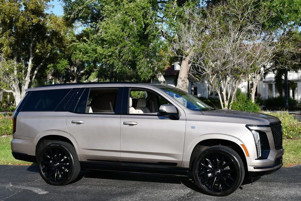 2025 Cadillac Escalade 5th Gen - Image 8 of 21
