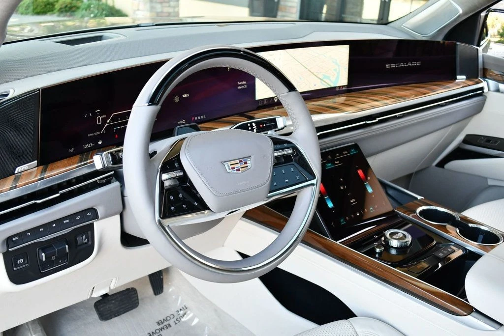 2025 Cadillac Escalade 5th Gen - Image 12 of 21