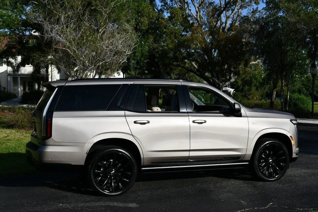 2025 Cadillac Escalade 5th Gen - Image 6 of 21