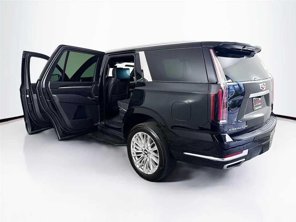 2025 Cadillac Escalade 5th Gen - Image 15 of 15