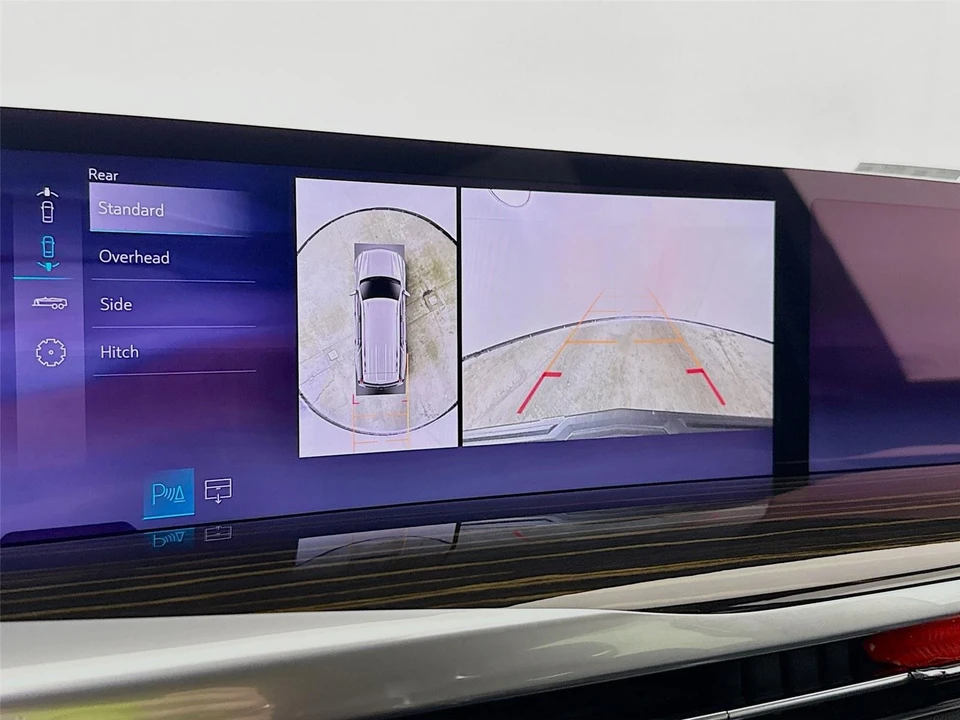 2025 Cadillac Escalade 5th Gen - Image 16 of 31
