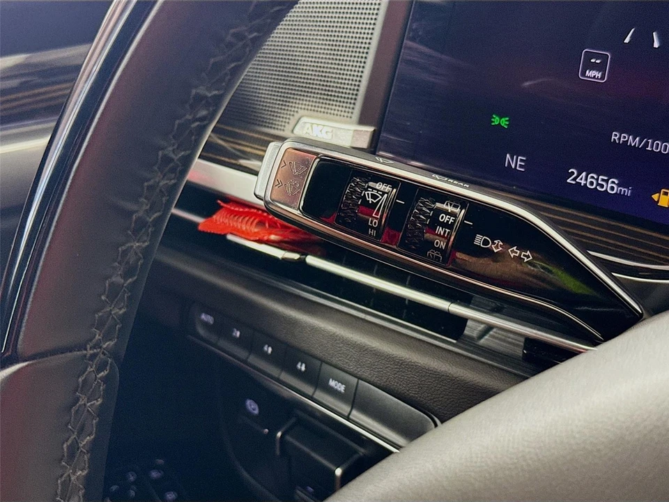 2025 Cadillac Escalade 5th Gen - Image 20 of 21