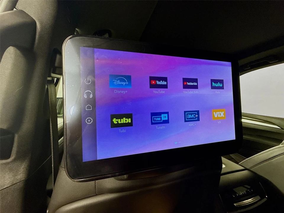 2025 Cadillac Escalade 5th Gen - Image 23 of 31