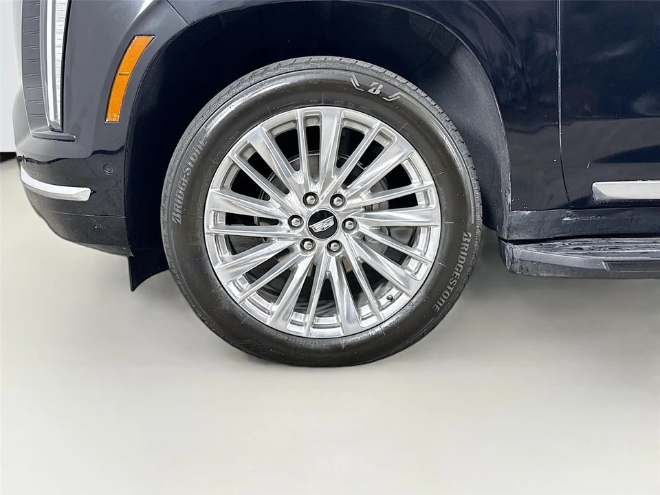 2025 Cadillac Escalade 5th Gen - Image 9 of 31